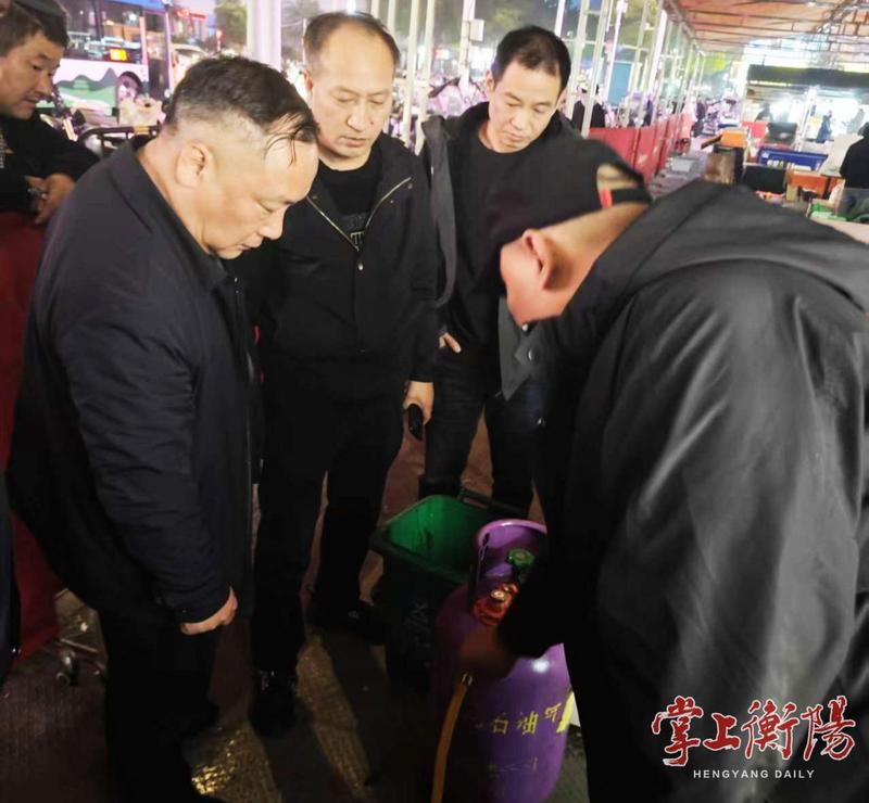 01【区城管局】开展燃气安全百日攻坚行动